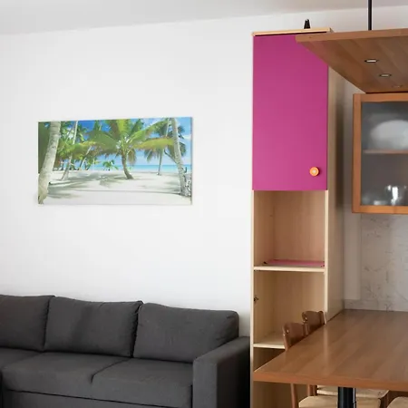 Maison Jolie アパート *