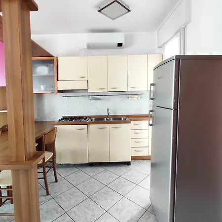 Maison Jolie アパート *